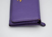 Portefeuille long Prada en cuir Saffiano violet