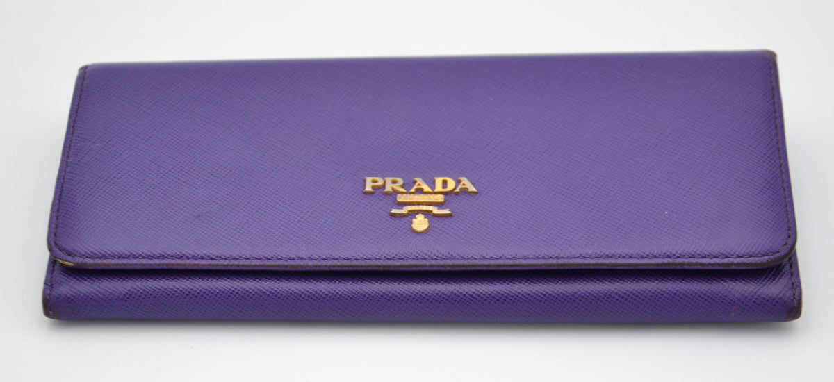 Portefeuille long Prada en cuir Saffiano violet