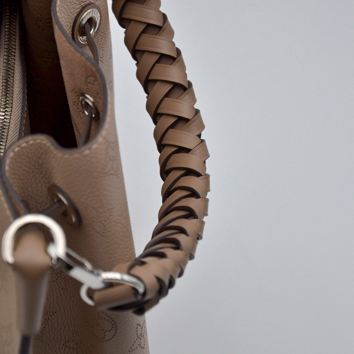 Louis Vuitton Muria Mahina Cuir Perforé Galet