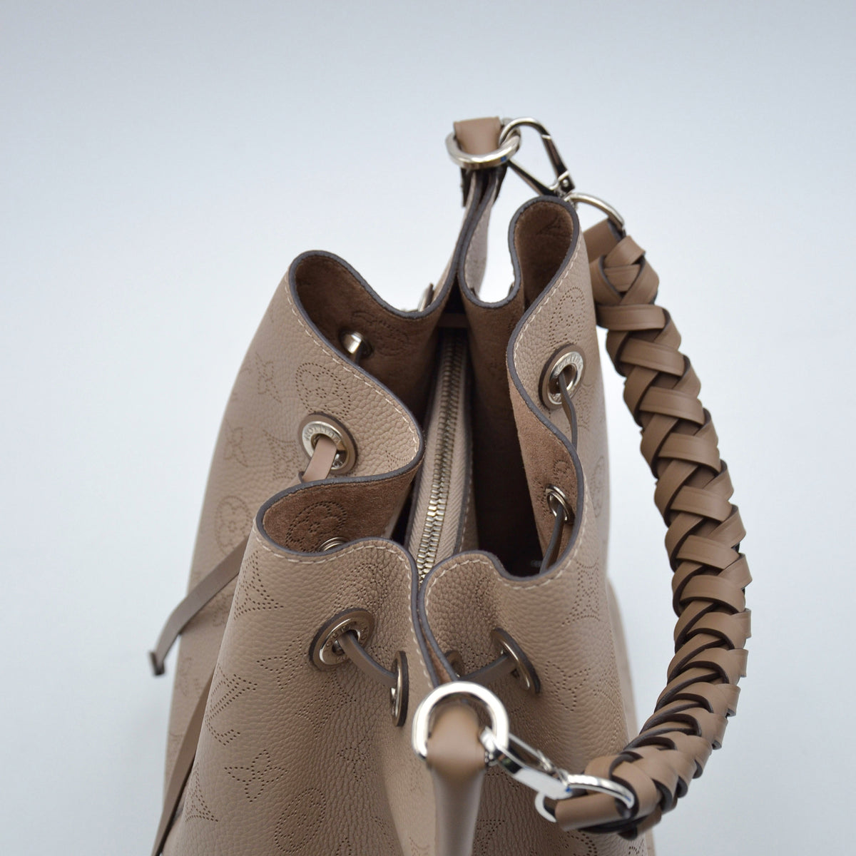 Louis Vuitton Muria Mahina Cuir Perforé Galet
