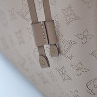 Louis Vuitton Muria Mahina Cuir Perforé Galet