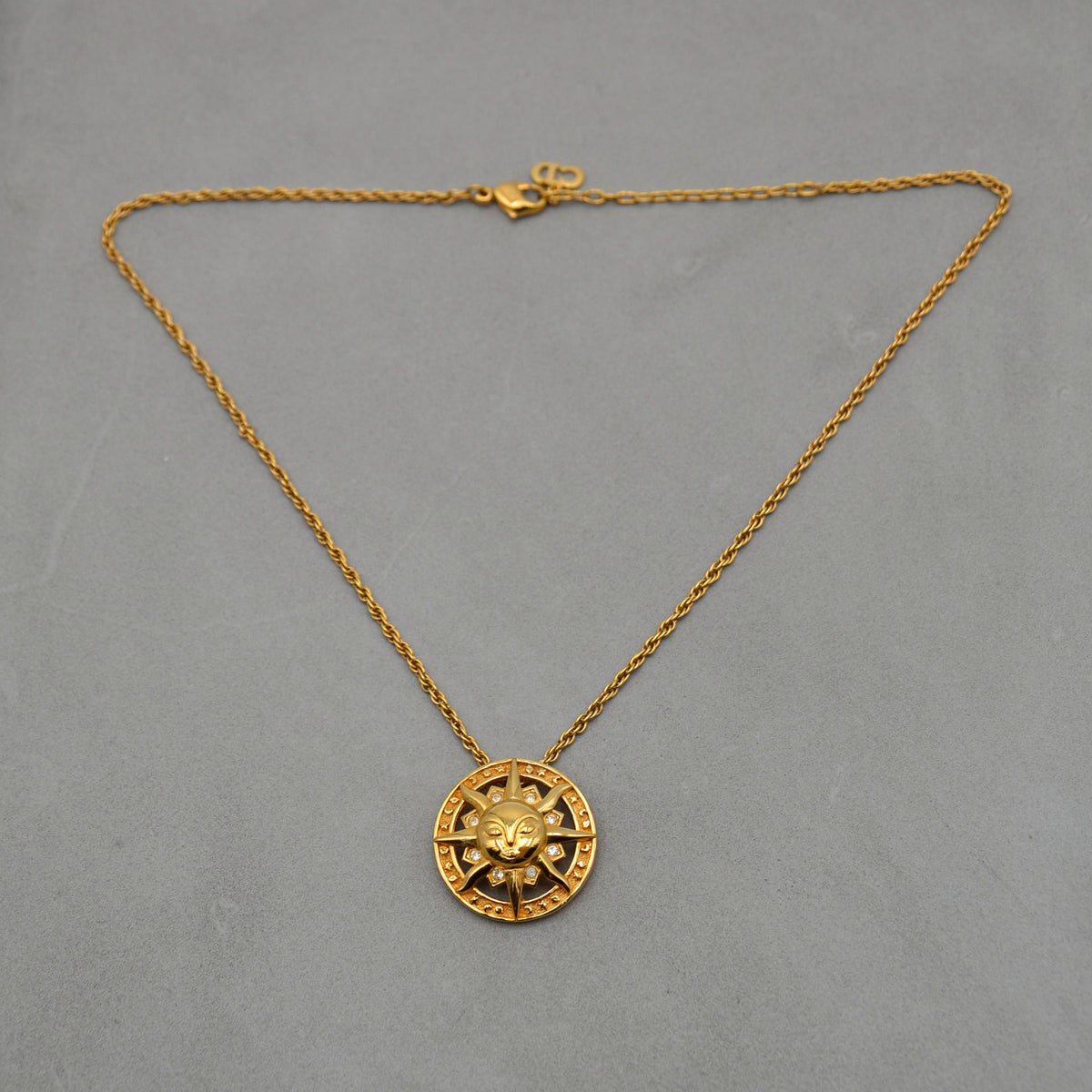 Christian Dior Collier Pendentif Soleil Félin Vintage
