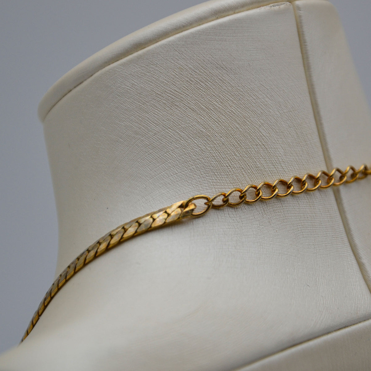 Yves Saint Laurent Collier Vintage