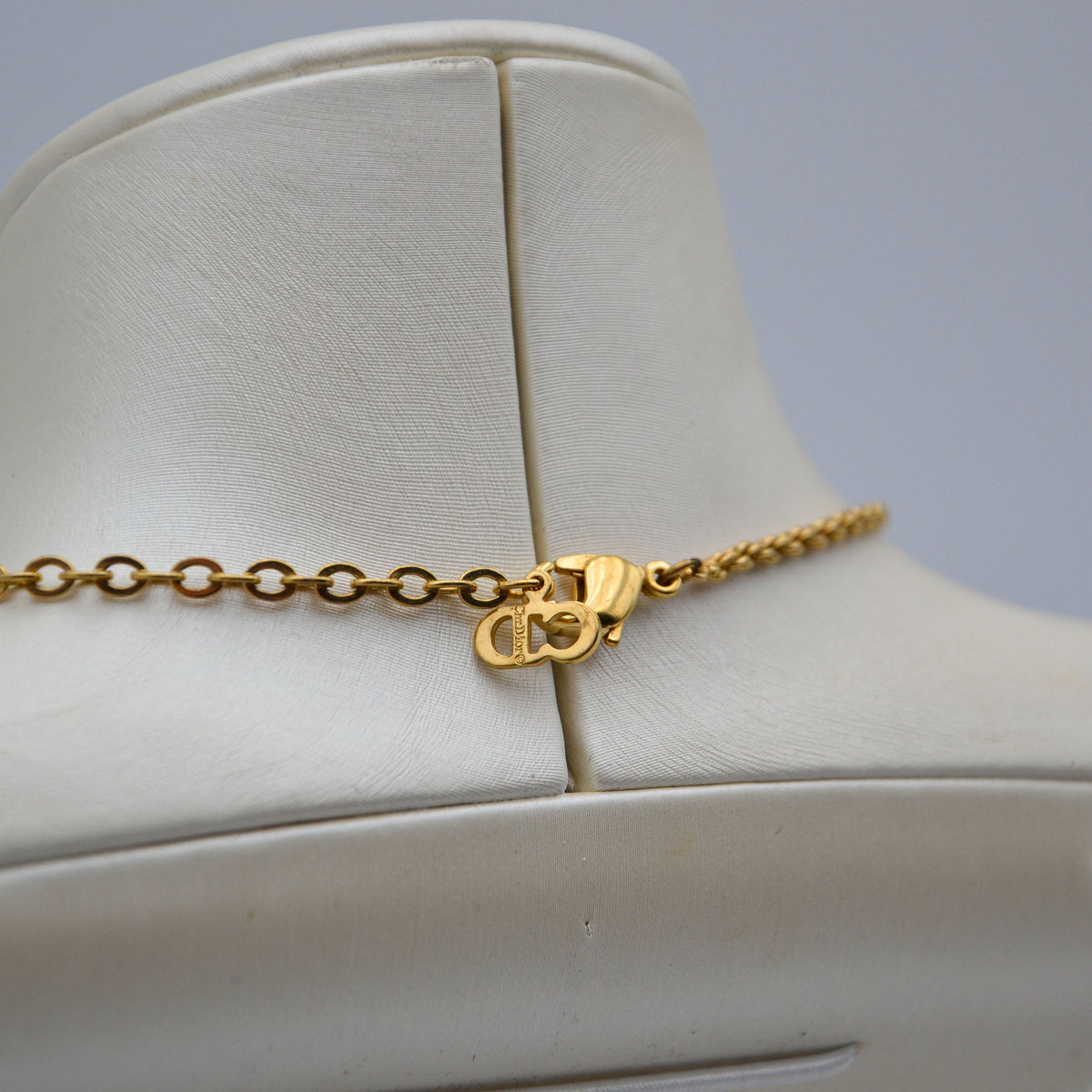 Christian Dior Collier Médaillon Vintage
