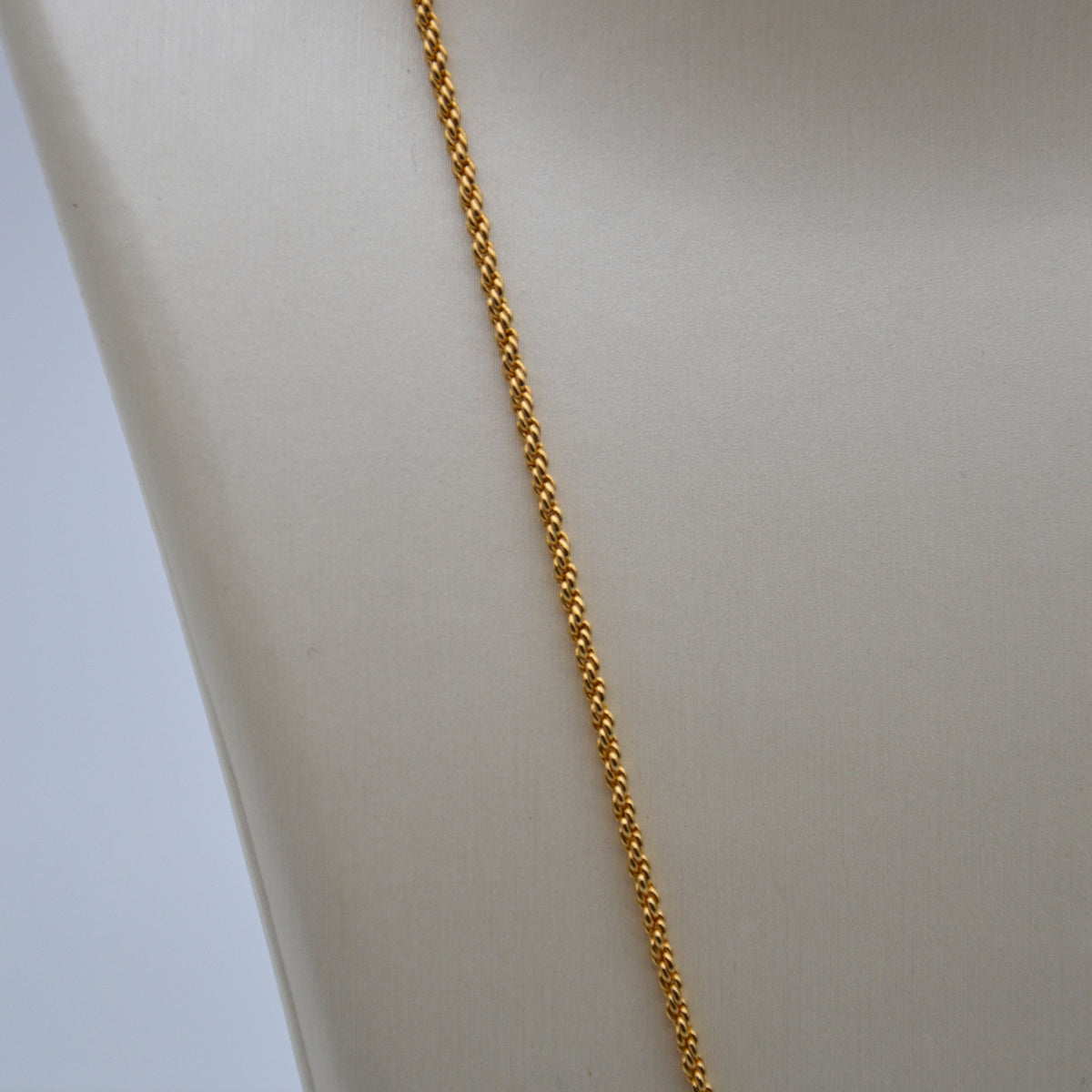 Christian Dior Collier Dé à Coudre & Nœud Vintage