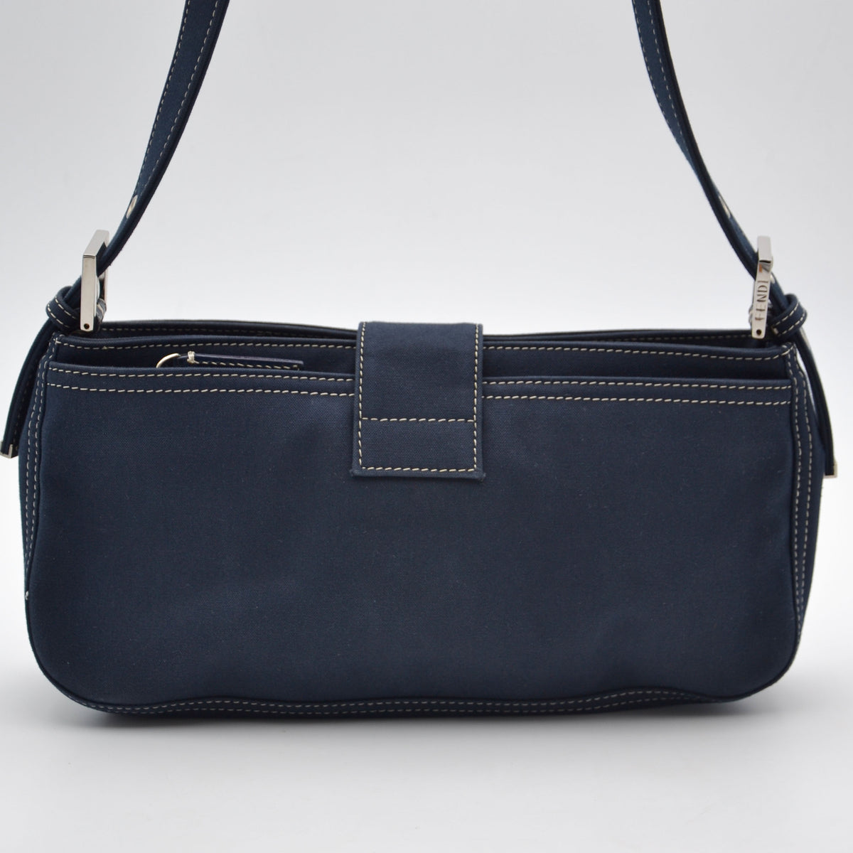 Sac Fendi Baguette Toile Bleu Marine Fermoir FF Émail Vintage