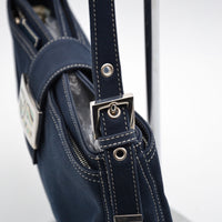 Sac Fendi Baguette Toile Bleu Marine Fermoir FF Émail Vintage