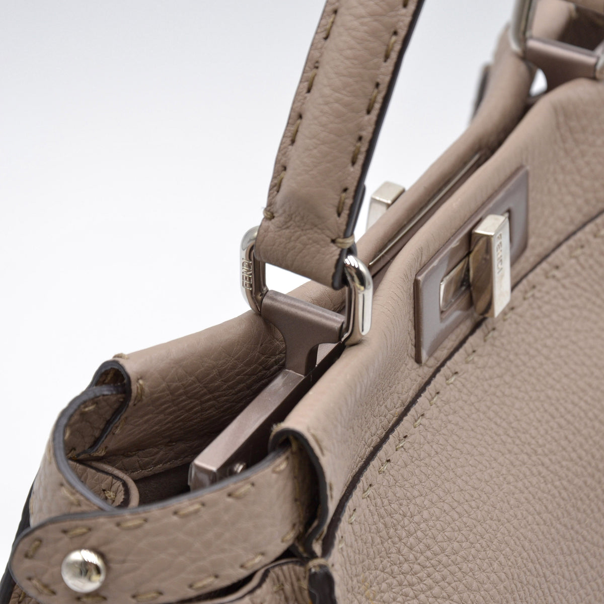 Sac Fendi Peekaboo Selleria cuir taupe