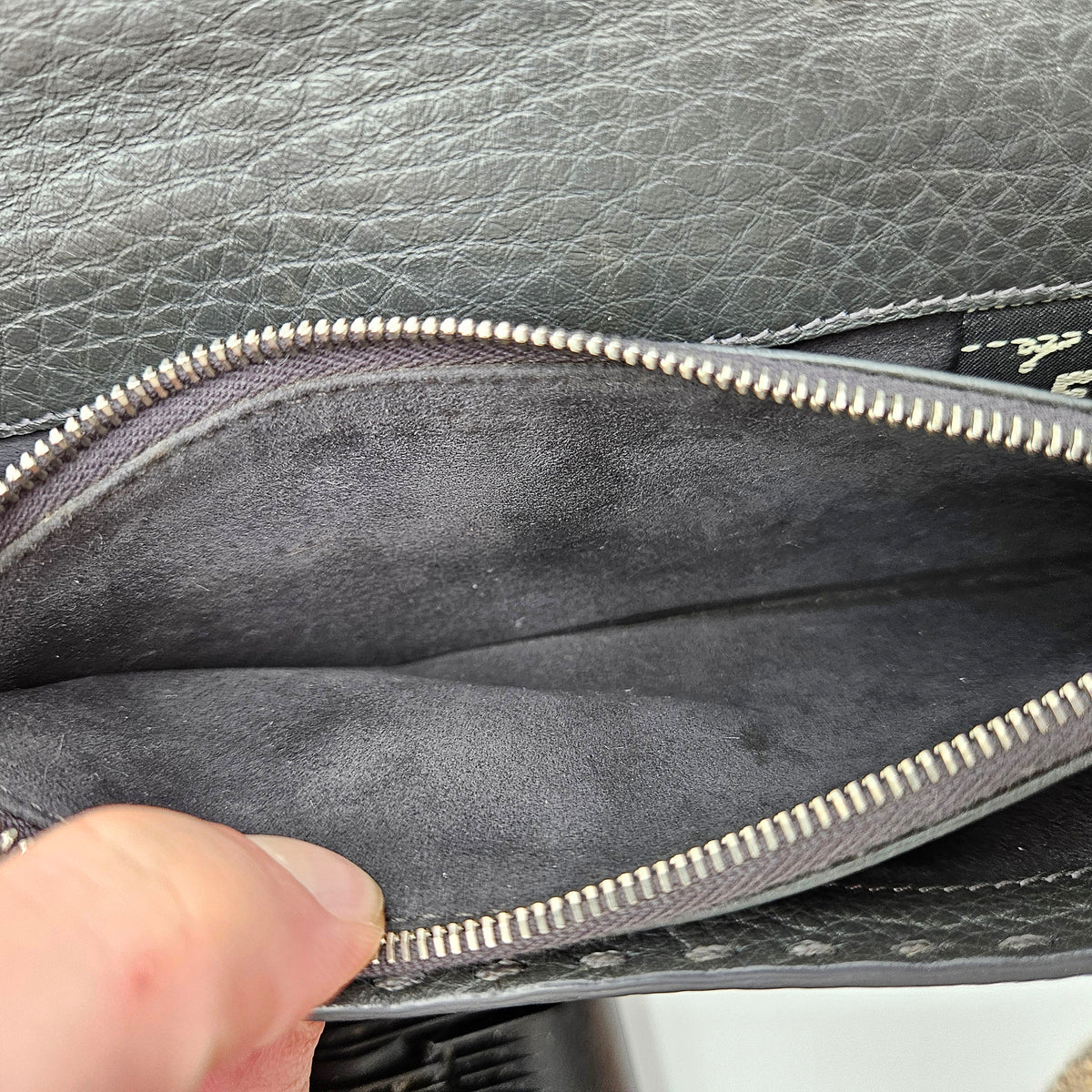 Portefeuille Fendi Selleria Cuir Grainé Gris Anthracite Unisexe