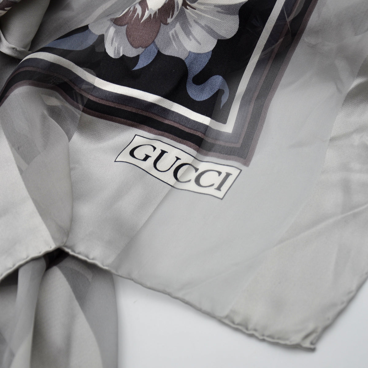 Grand foulard Gucci soie floral