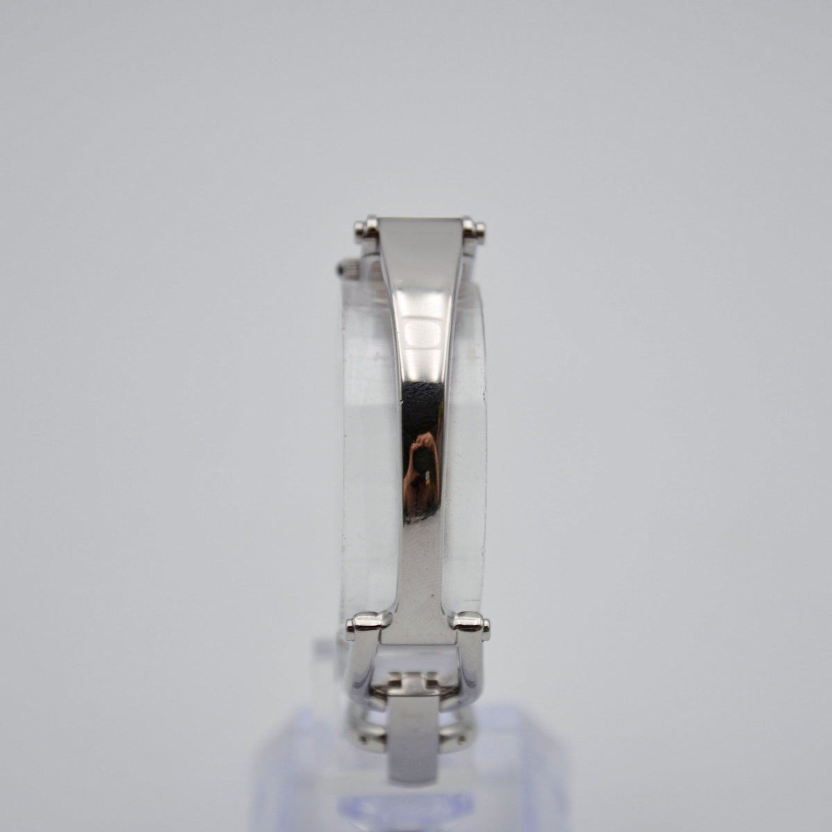 Montre Gucci 1500L Vintage　　　　　　　　　　　　　　　　　　　　　　　　　　　　　　　　　　　　　　　　 Case width (Approx.) 1 2 mm　　　　　　　　　　　　　　　　　　　　　　　　　　　　　　　　　 Bracelet length (Approx.) 1 6 cm　　