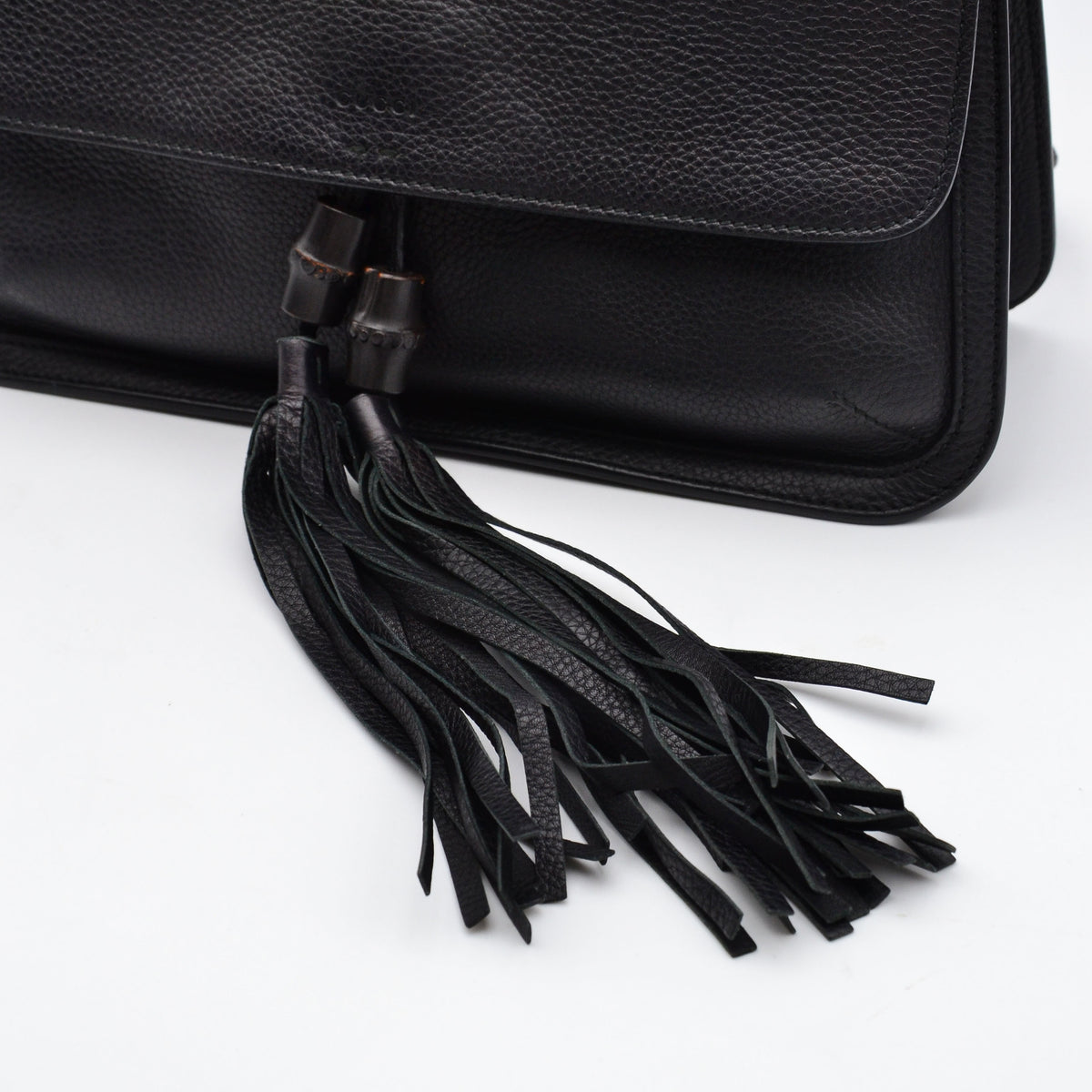 Gucci Daily Flap Cuir Grainé Noir — Pompon Bambou