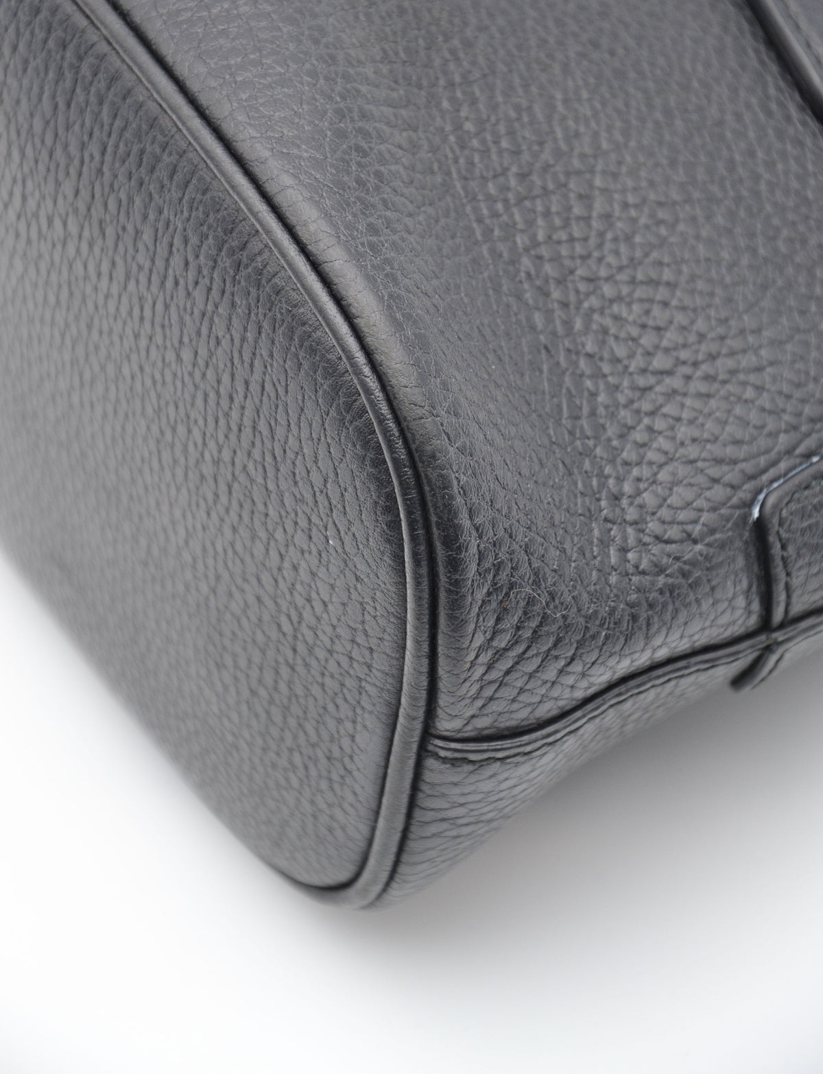 Sac Gucci Dome Cuir Grainé Noir Breloque GG