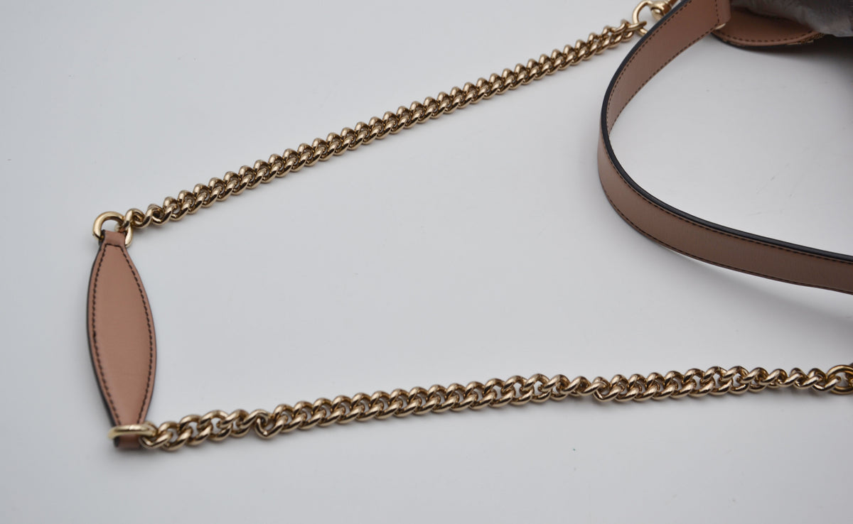 Sac Gucci Emily Hobo GG Supreme