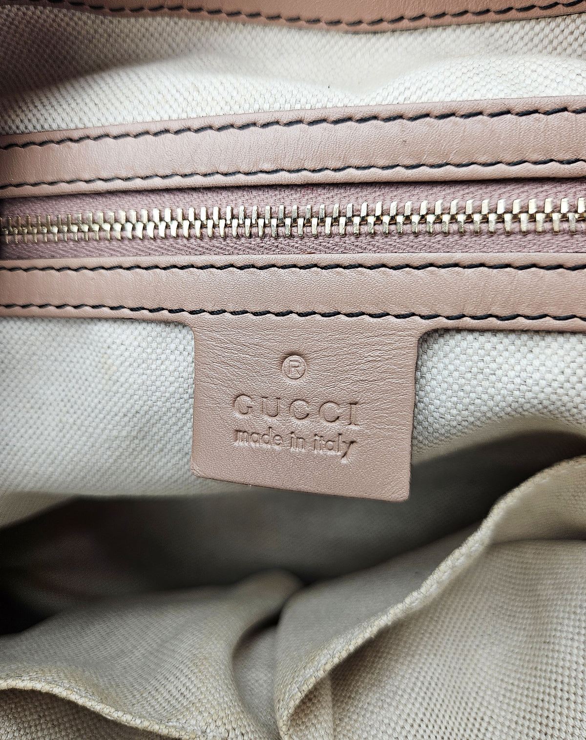 Sac Gucci Emily Hobo GG Supreme