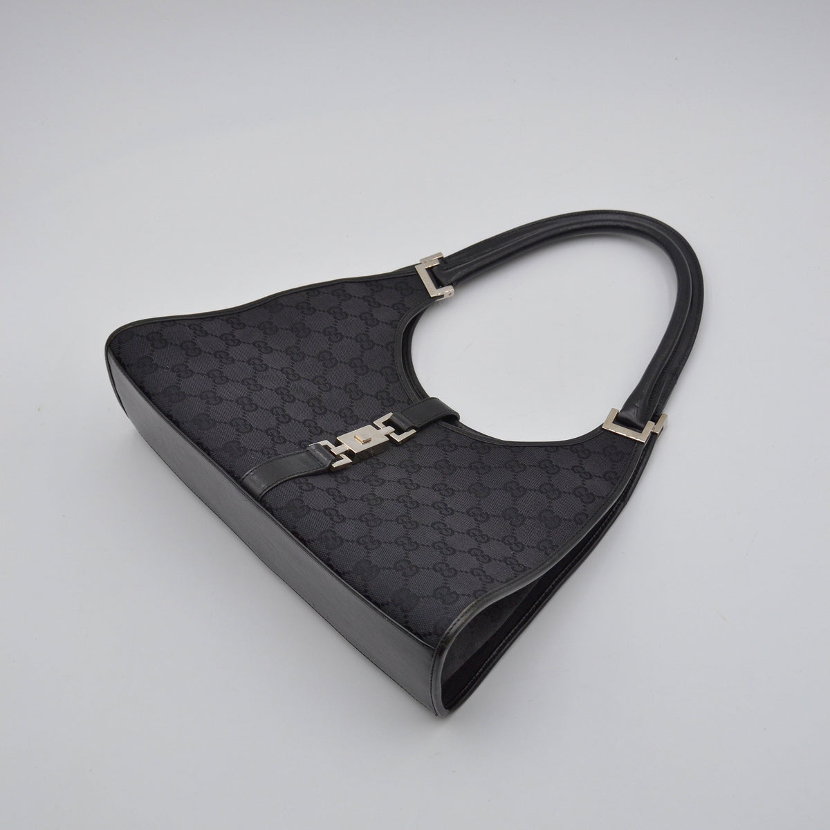 Sac Gucci Jackie toile monogramme GG noire