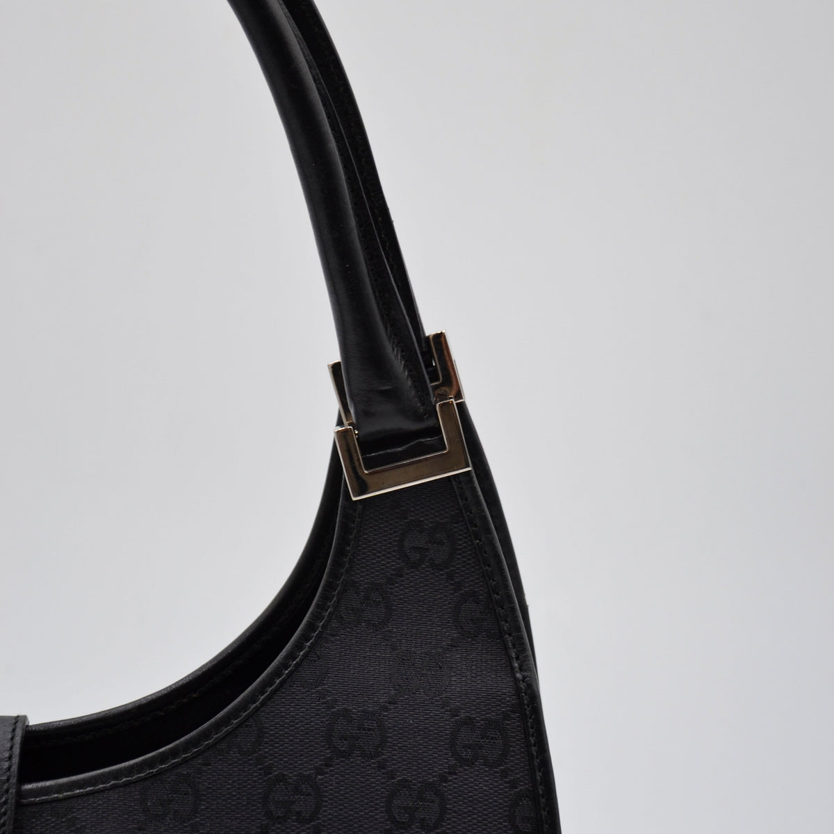 Sac Gucci Jackie toile monogramme GG noire