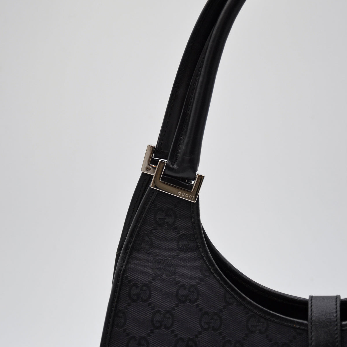 Sac Gucci Jackie toile monogramme GG noire