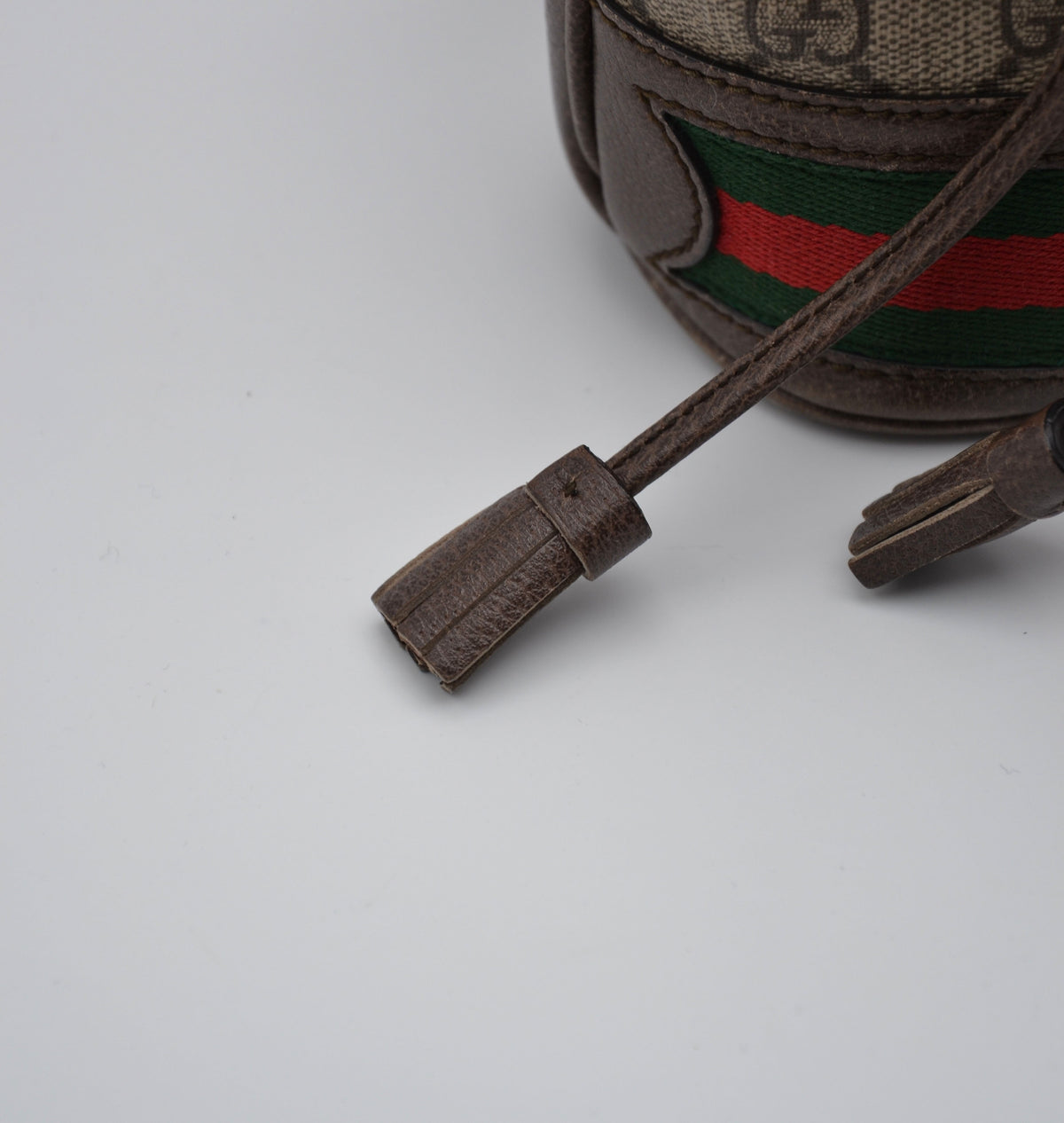 Gucci Mini Bucket Ophidia GG Supreme
