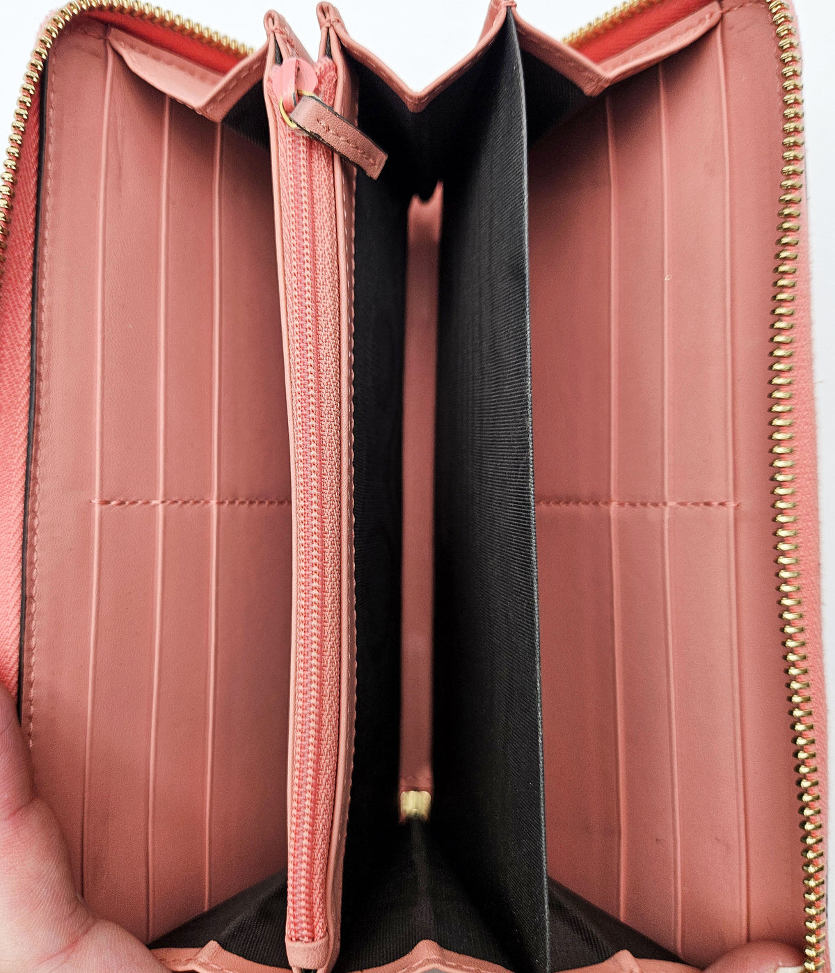 Portefeuille Gucci cuir rose avec nœud GG