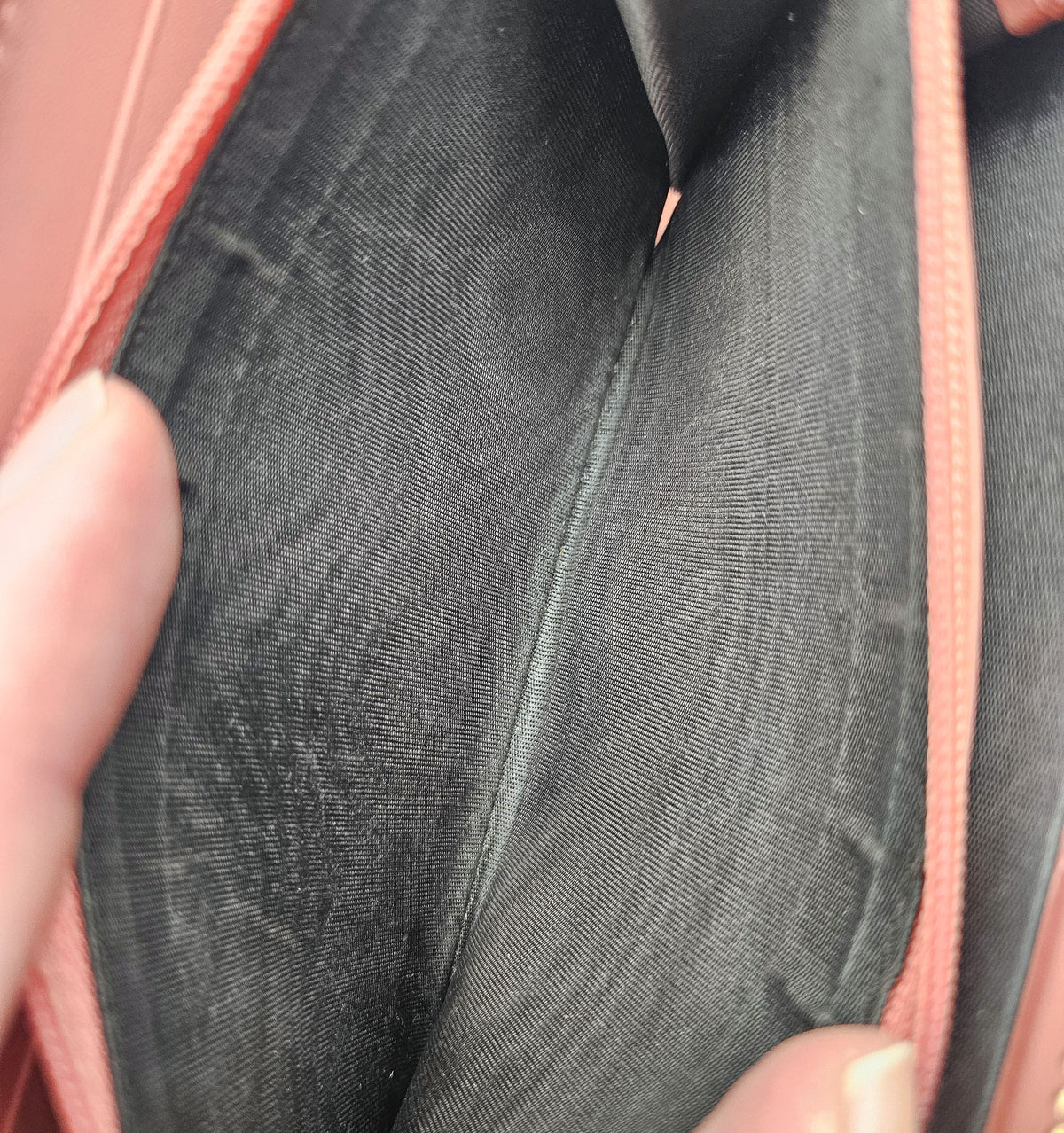 Portefeuille Gucci cuir rose avec nœud GG