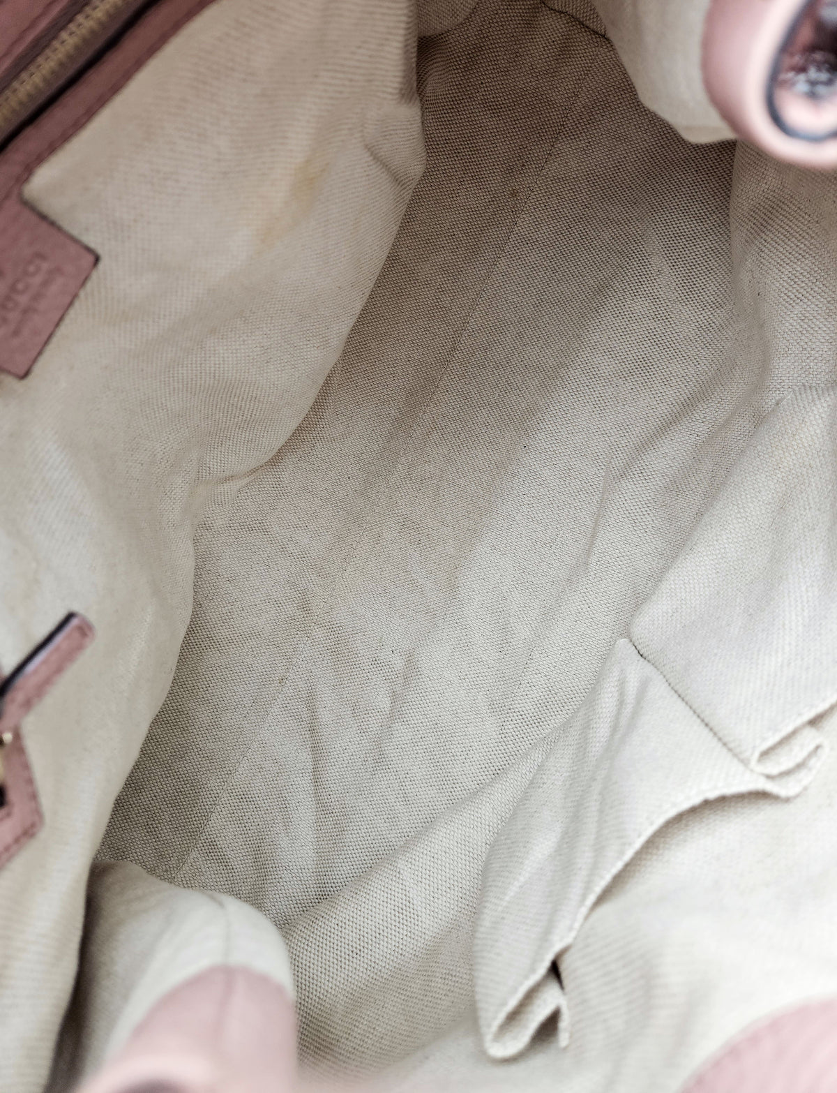 Sac Gucci Soho Tote XL rose poudré en cuir grainé