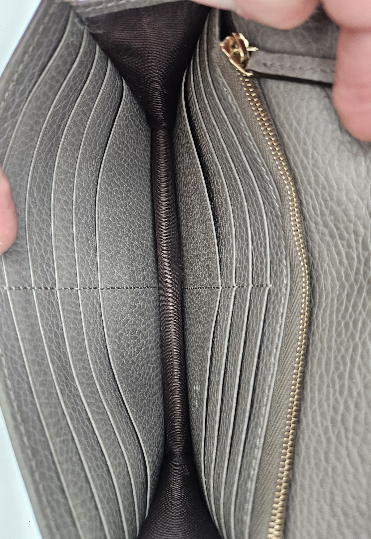 Gucci Wallet on Chain Interlocking GG