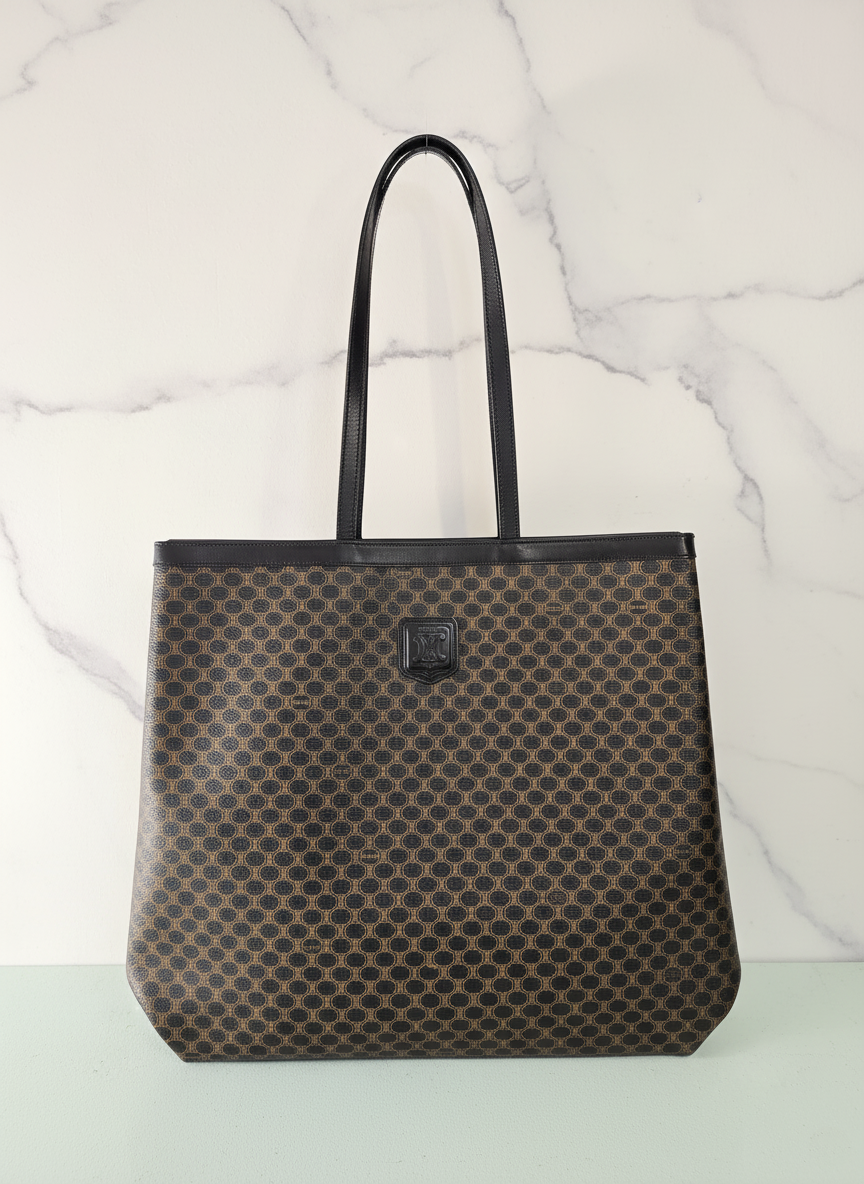Sac fourre-tout Céline Macadam en toile monogrammée noire