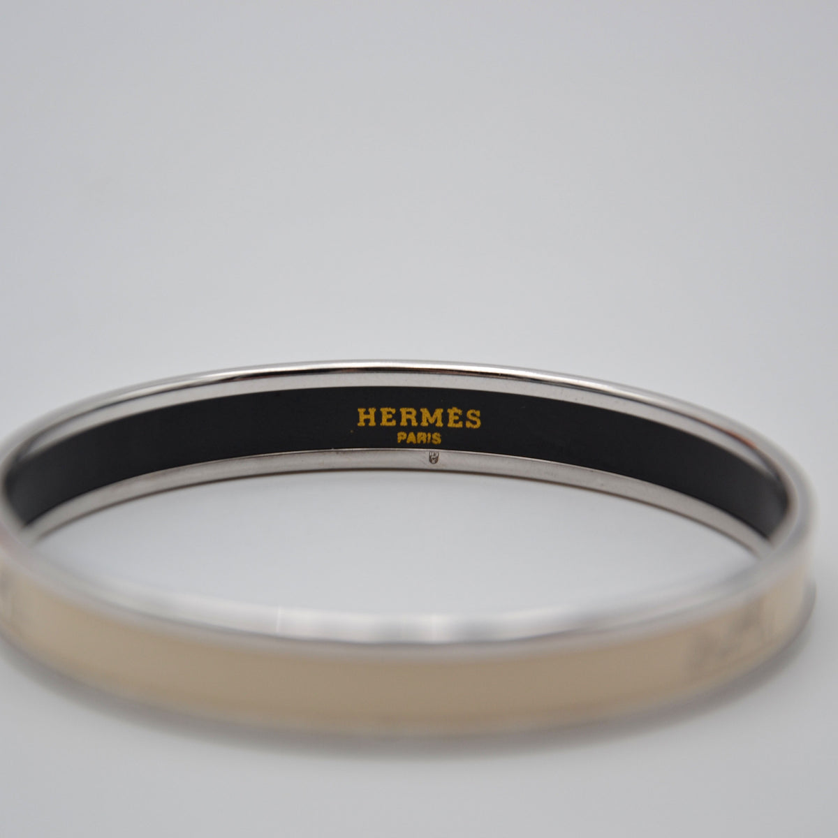 Bracelet Hermès émail blanc motif calèche