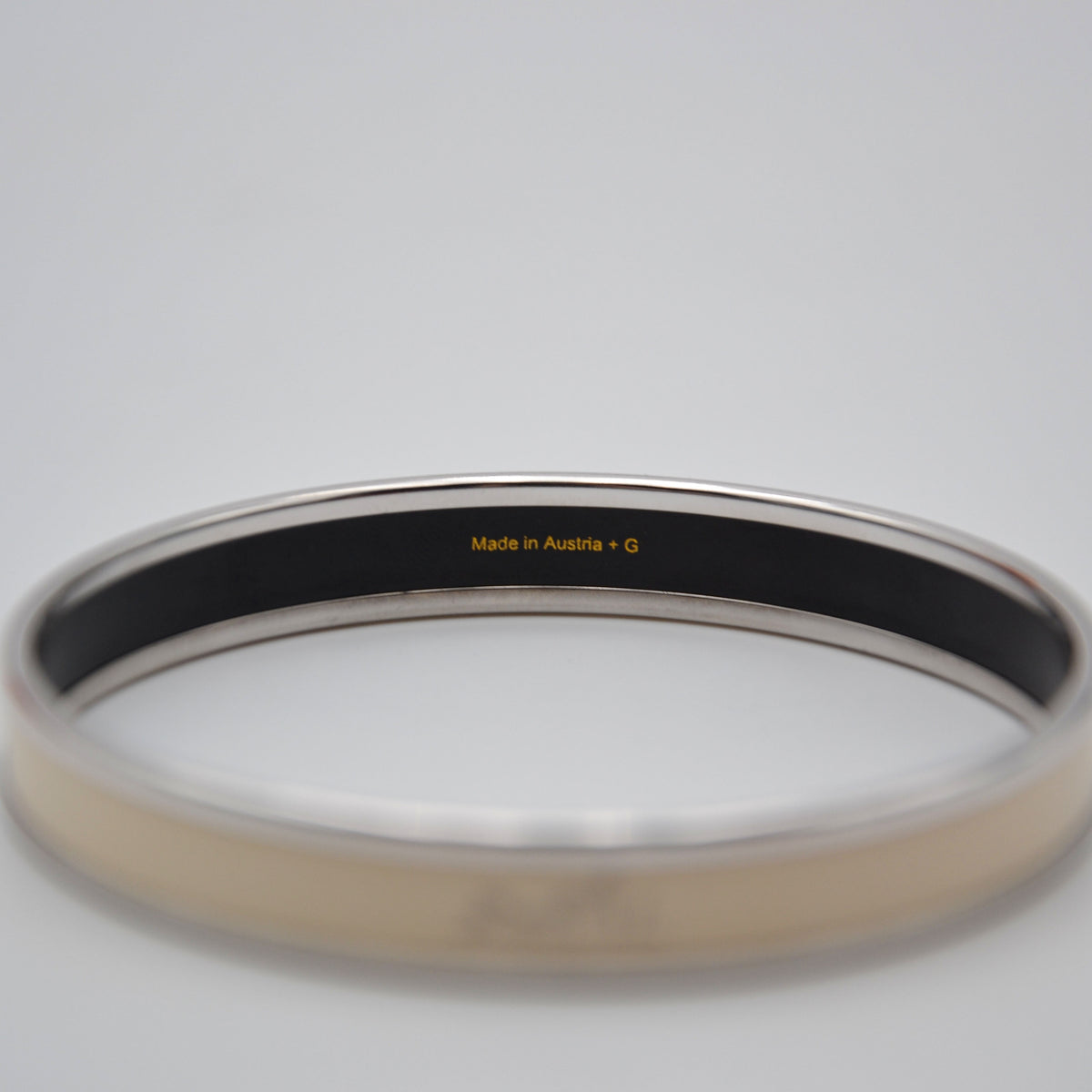 Bracelet Hermès émail blanc motif calèche