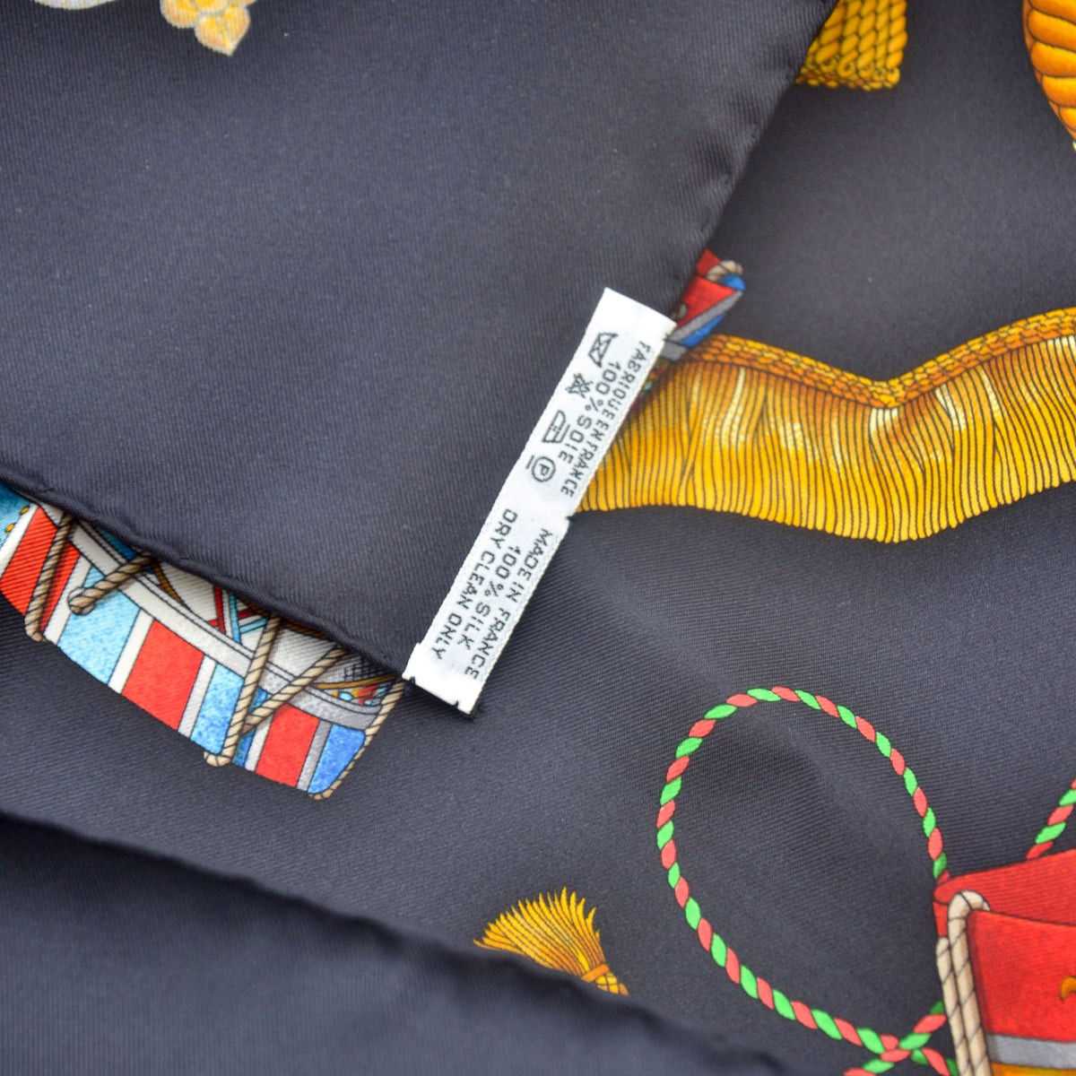 Hermès carré de soie Les Tambours