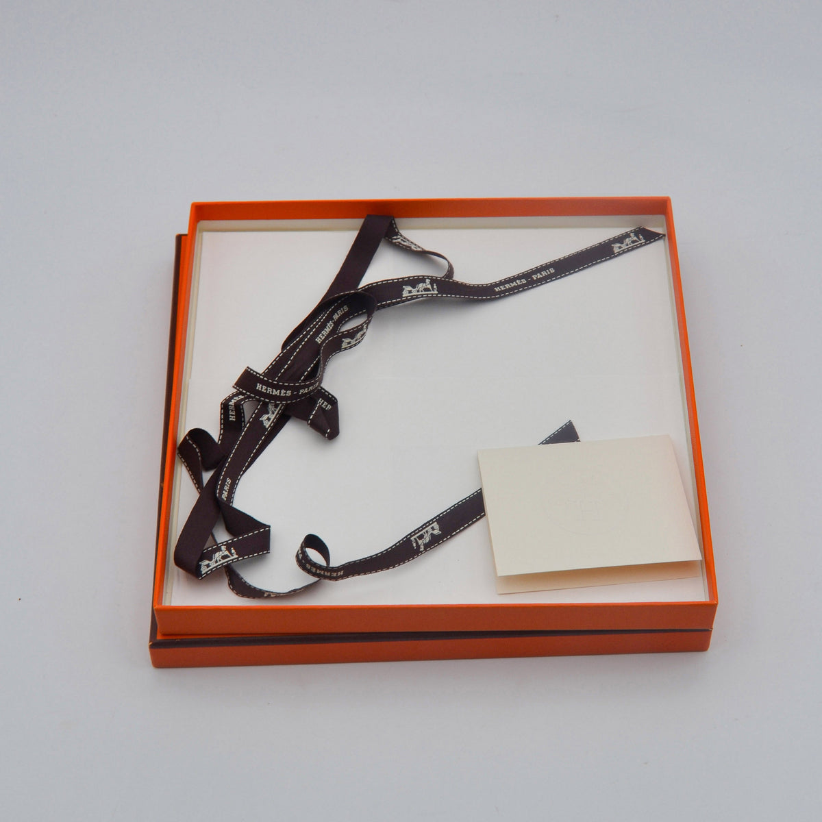 Hermès carré de soie Les Tambours