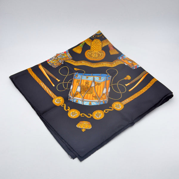 Hermès carré de soie Les Tambours