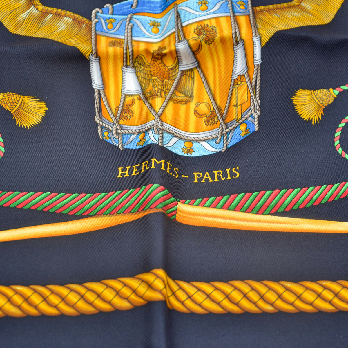 Hermès carré de soie Les Tambours