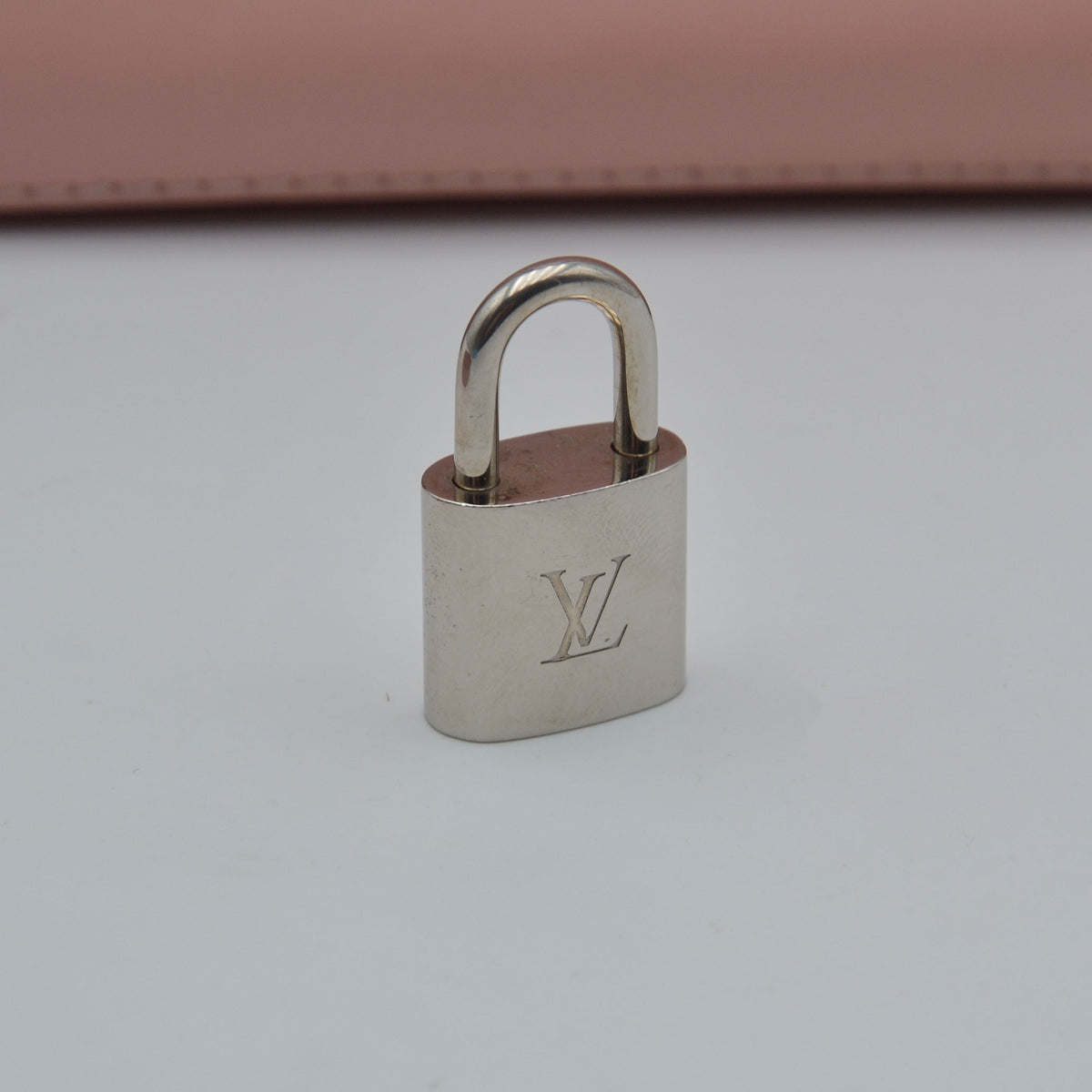 Louis Vuitton Alma BB Épi Rose Ballerine