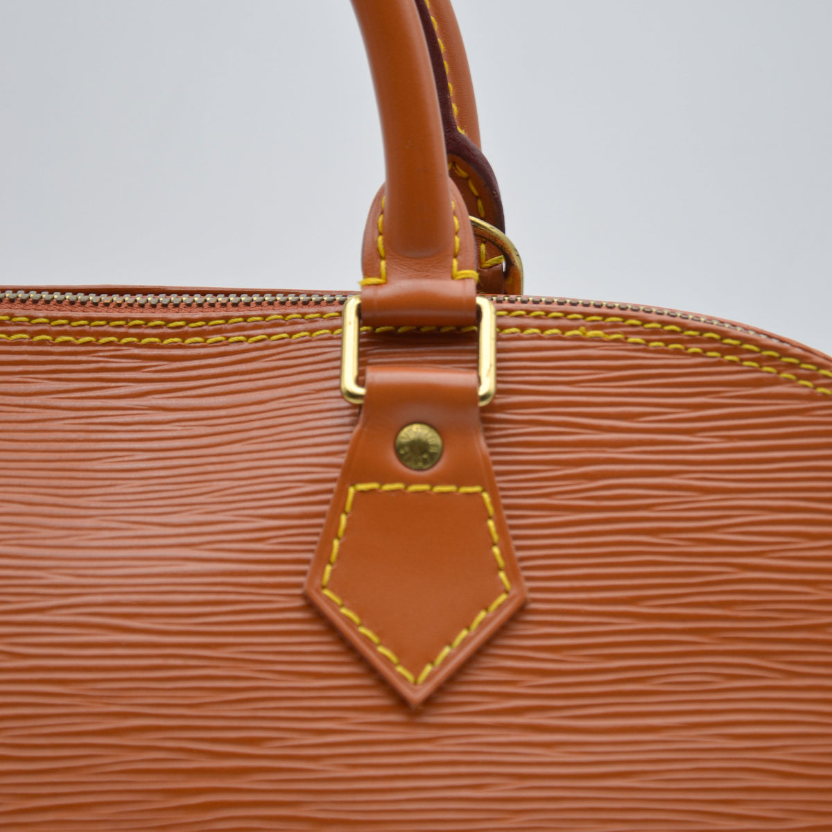 Sac Louis Vuitton Alma PM Cuir Épi Cipango Gold Vintage