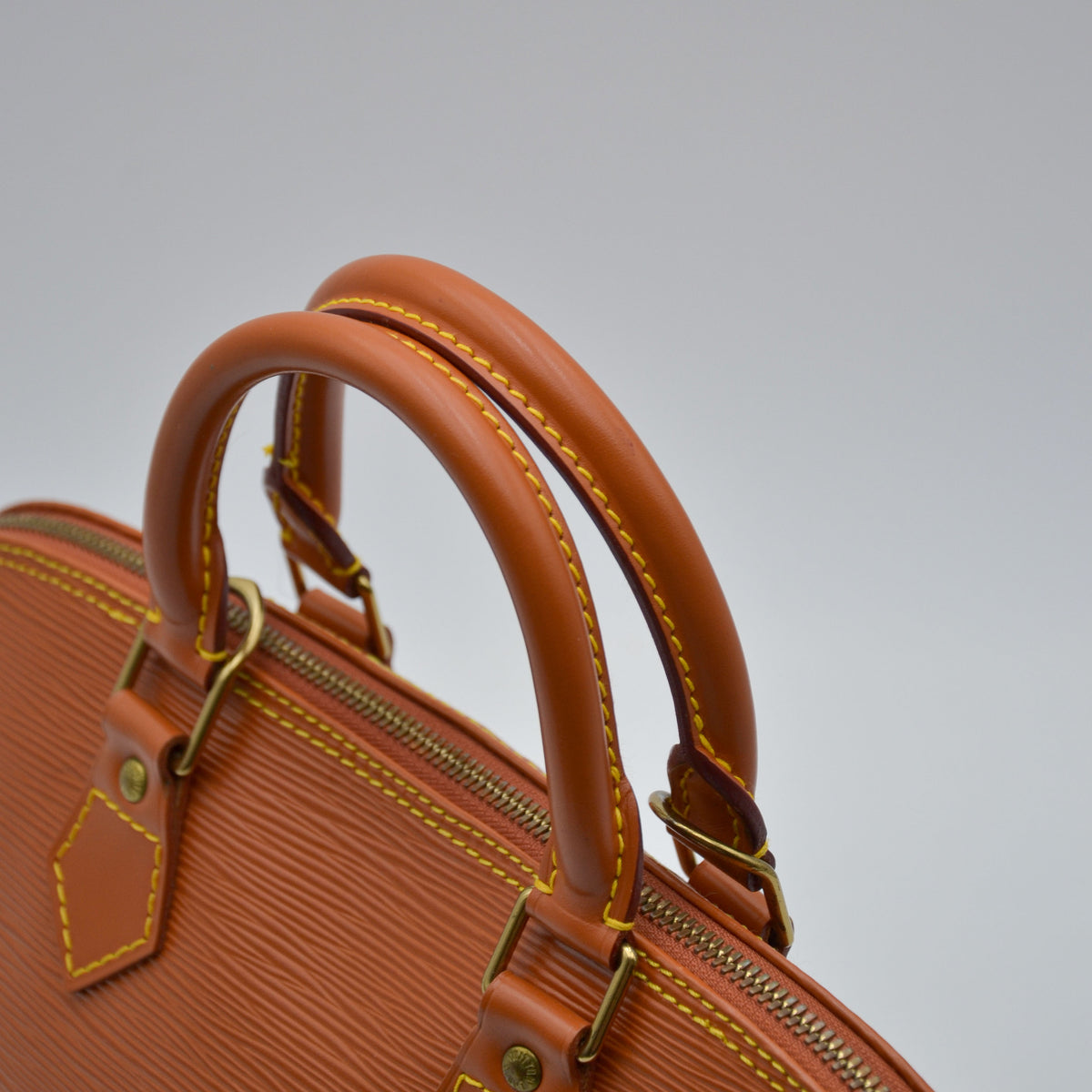 Sac Louis Vuitton Alma PM Cuir Épi Cipango Gold Vintage