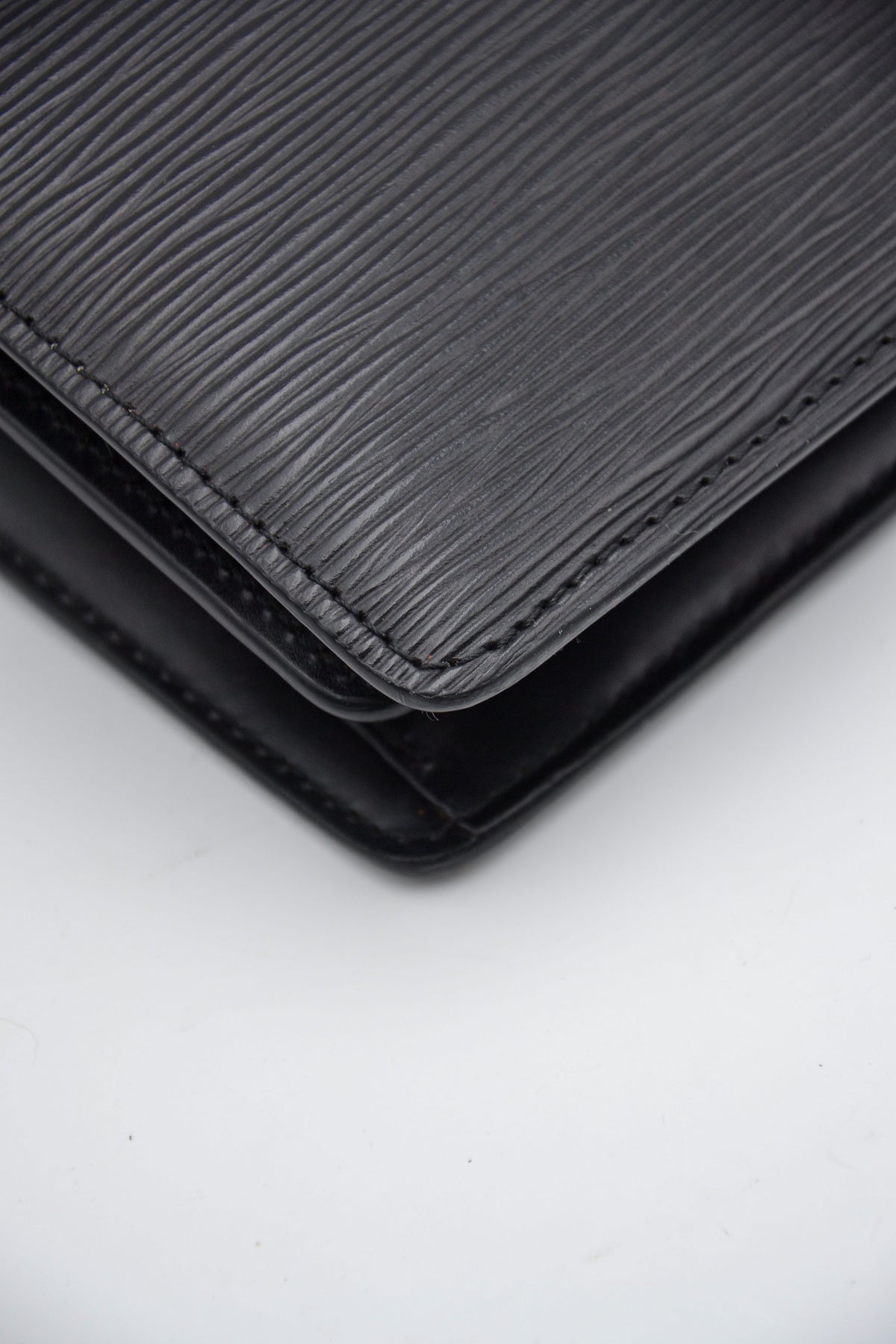 Louis Vuitton Capucines Epi