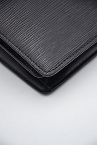 Louis Vuitton Capucines Epi