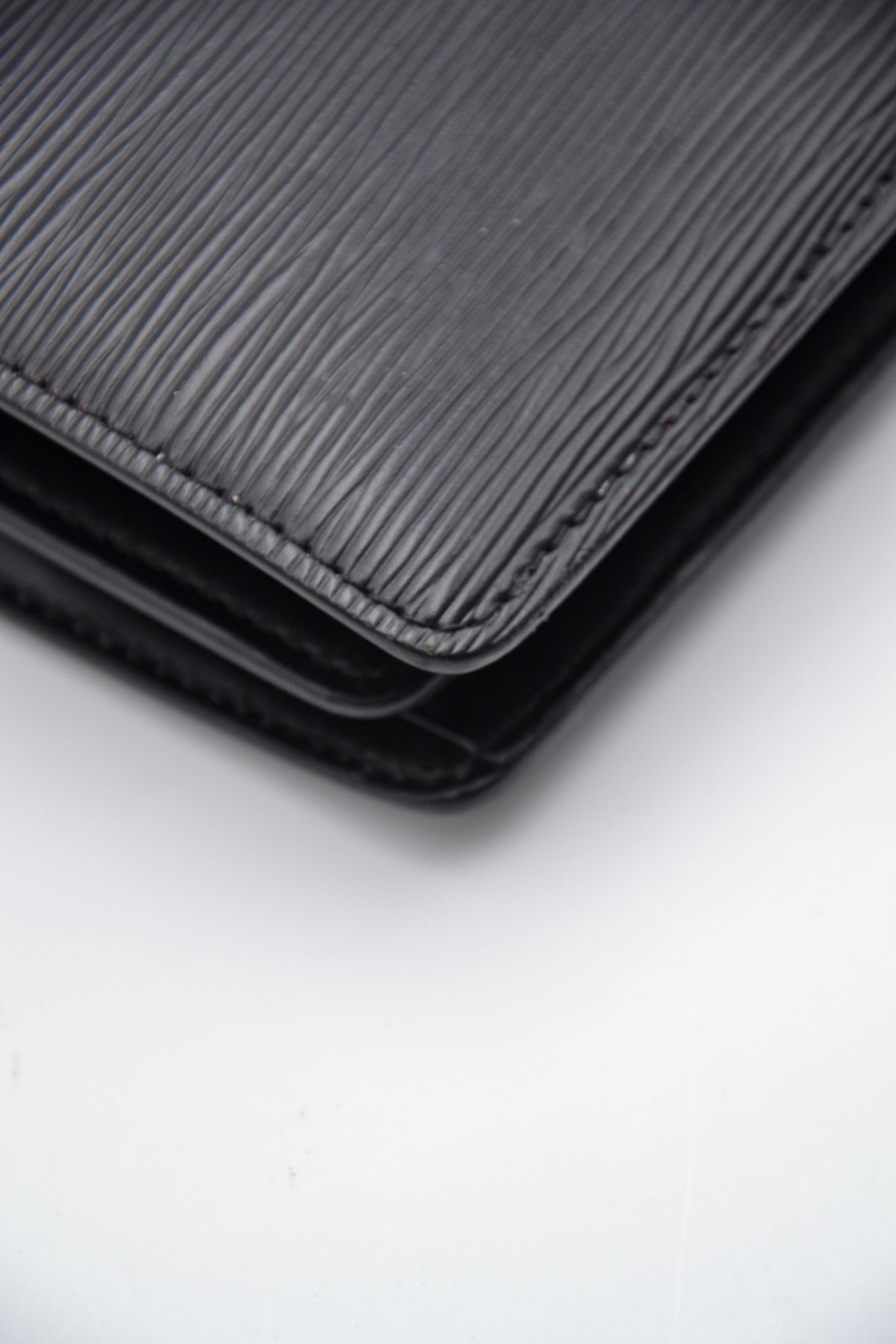 Louis Vuitton Capucines Epi