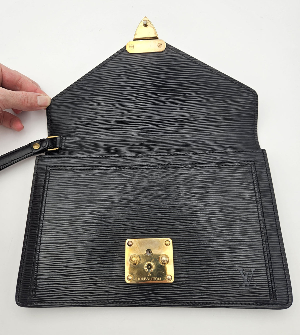 Pochette Louis Vuitton En Cuir Épi Noir