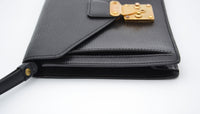 Pochette Louis Vuitton En Cuir Épi Noir