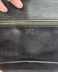 Pochette Louis Vuitton En Cuir Épi Noir