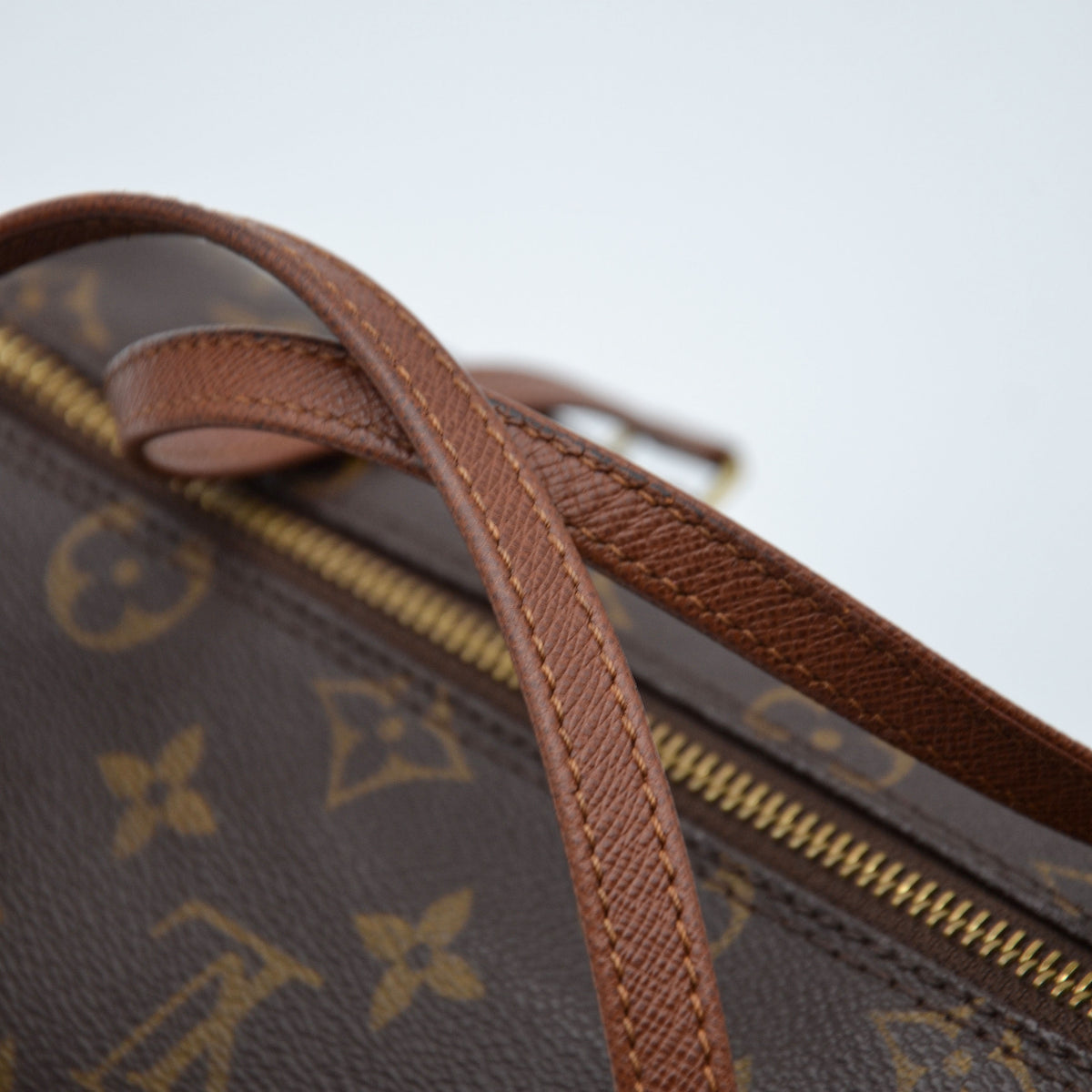 Louis Vuitton Papillon 26 Monogramme