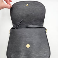 Louis Vuitton Saint Cloud GM Cuir Épi Noir