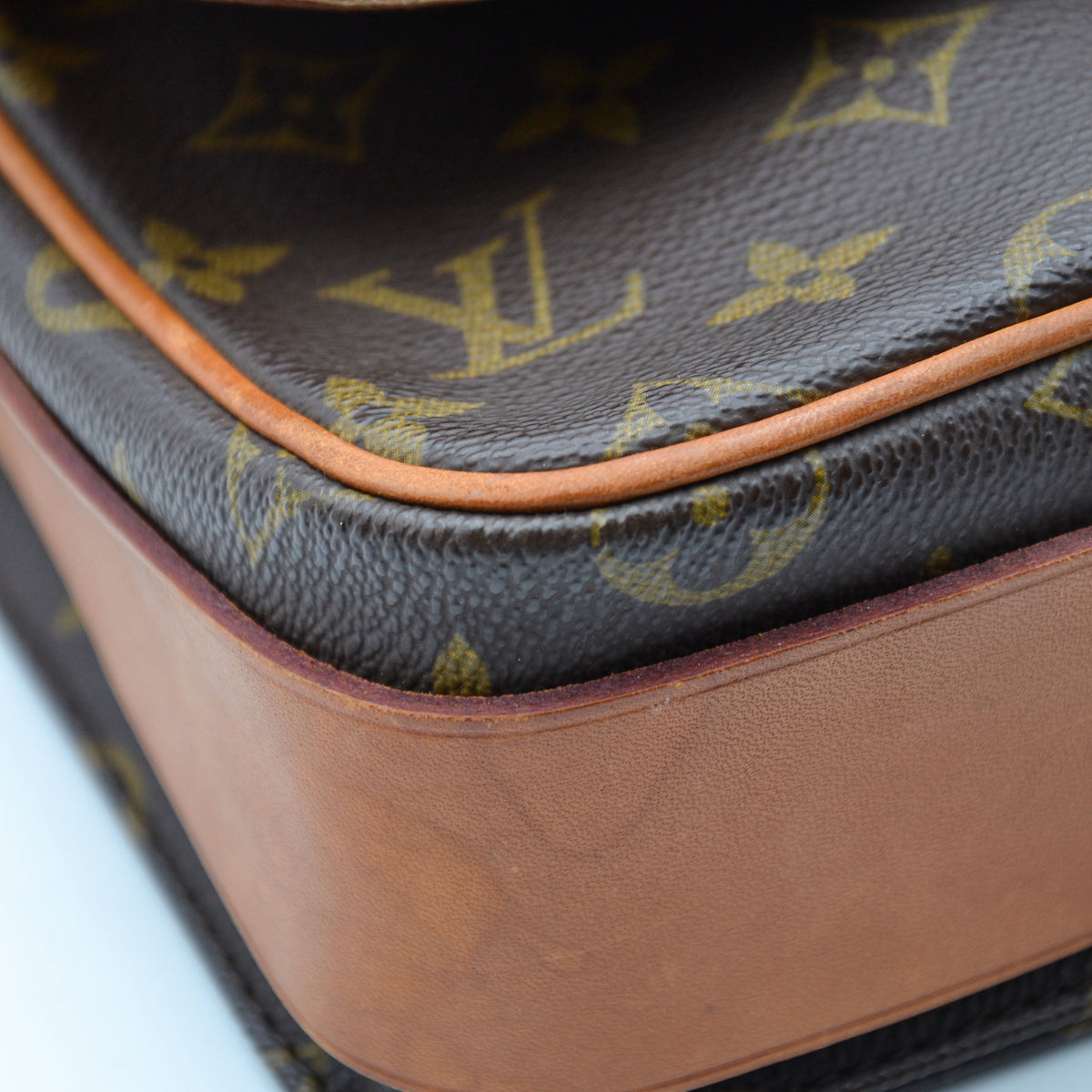 Louis Vuitton Cartouchière MM