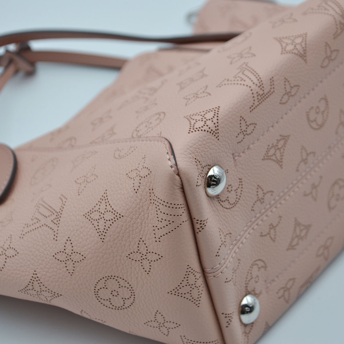 Sac Hina PM Louis Vuitton Cuir Mahina Rose
