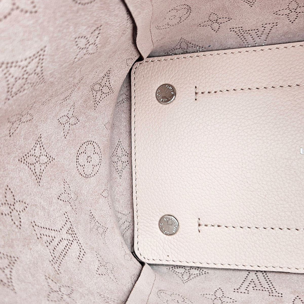 Sac Hina PM Louis Vuitton Cuir Mahina Rose