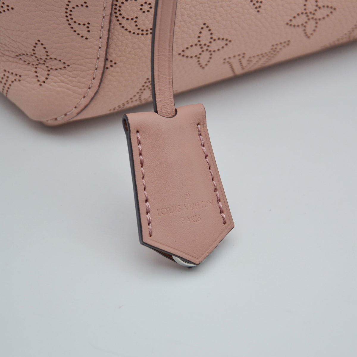 Sac Hina PM Louis Vuitton Cuir Mahina Rose