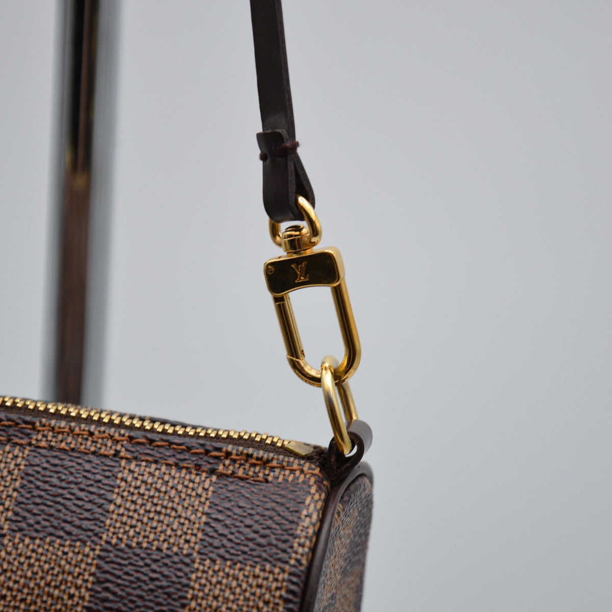 Pochette Louis Vuitton Papillon Toile Damier Ébène
